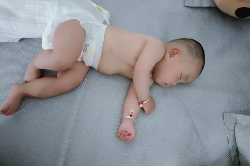 潜江怀孕多久肚子会胀气